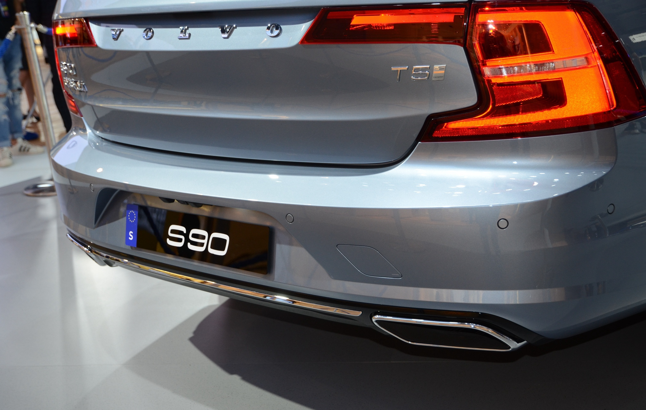 给大家欣赏一款沃尔沃s90