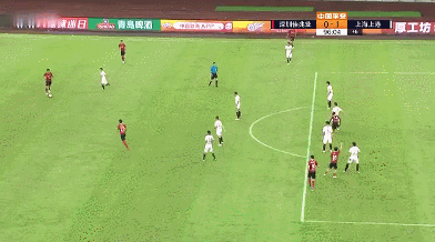 中超倒数15秒绝平球被吹无效,进攻队员到底犯规