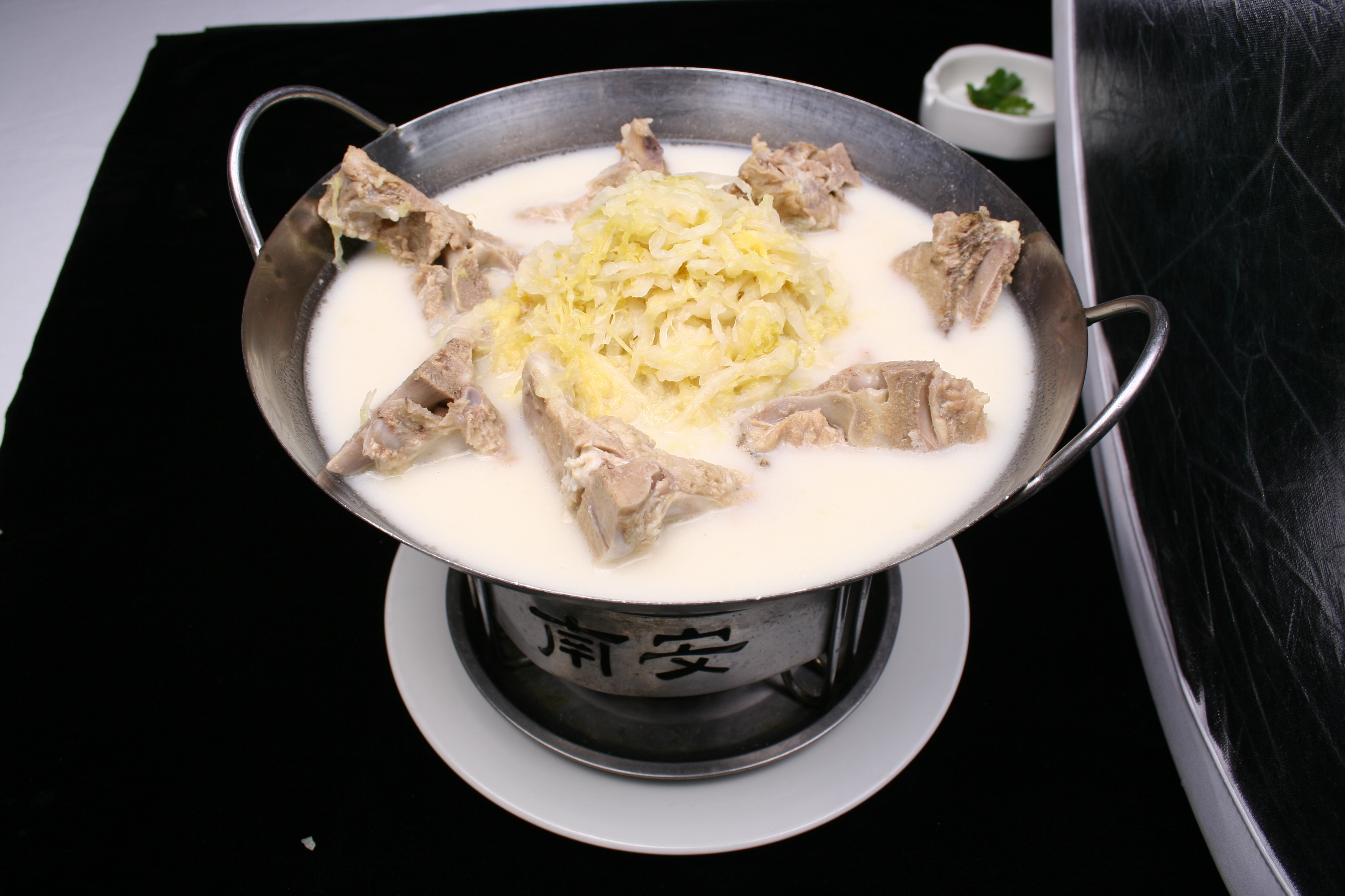 每日六道家常菜-营养美味,六道棒极了的家常美食: 腔骨炖酸菜