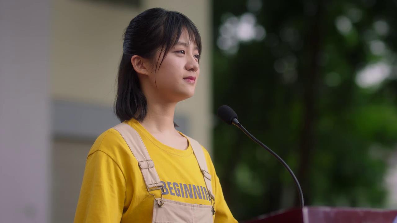 在薛桐对于被冤枉作弊的事情,以及事情与好朋友白霖,宋琪琪有关,还有