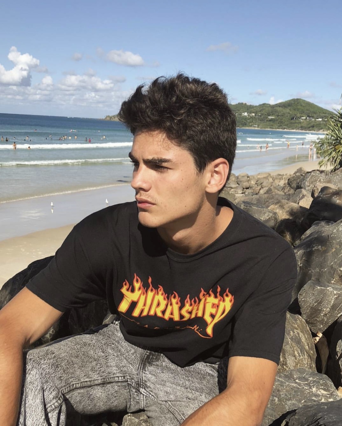 澳大利亚新晋男模|从邻家男孩到小狼狗的蜕变——caspar thomas