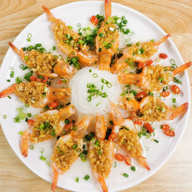 花开富贵虾,虾肉鲜嫩,粉丝入味