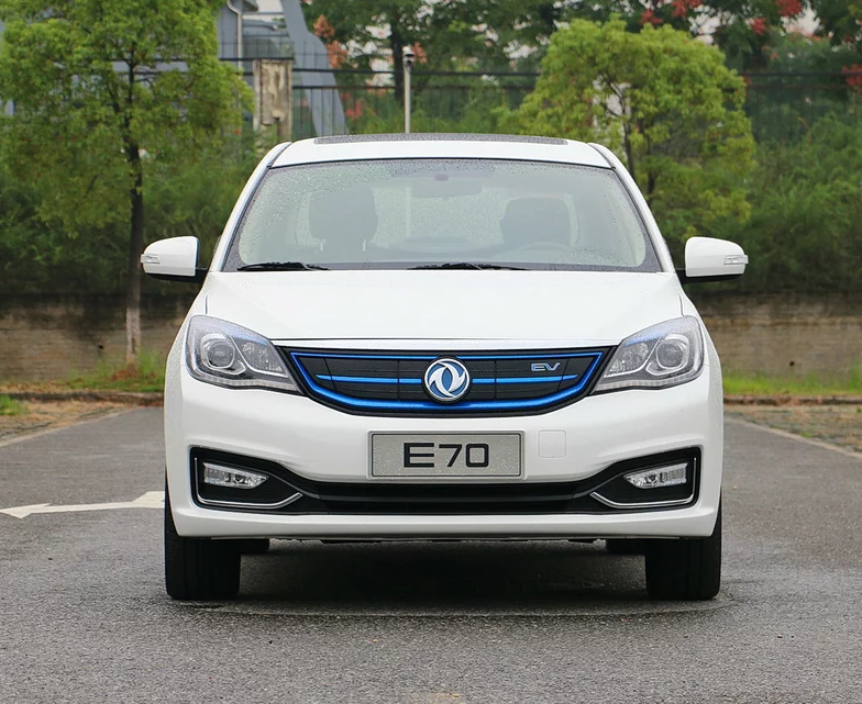 东风乘用车-东风风神e70,男人开这车面子十足,外形优美!