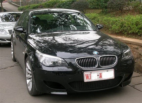 汽车车牌除了黄,蓝色,还有白,黑和绿色,你知道都代表什么吗?