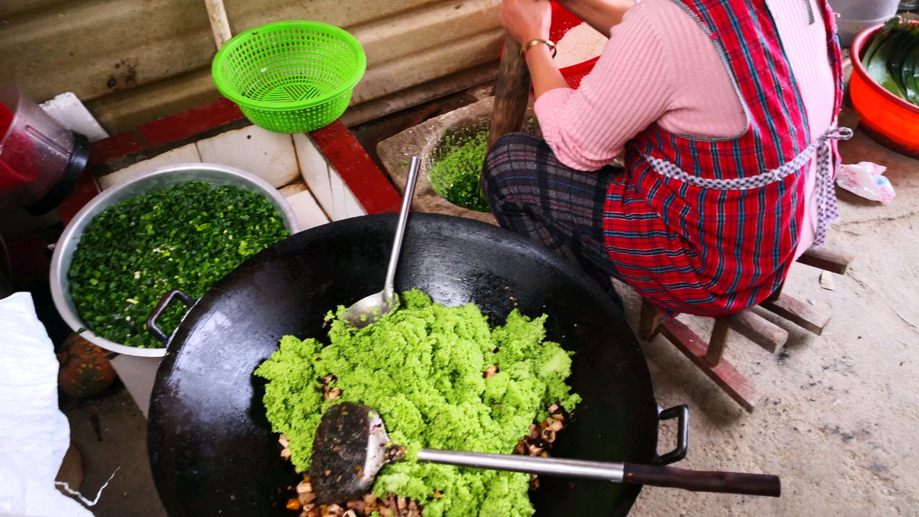 广西农村大妈分享制作桂林特色年糕教程,你看会了吗