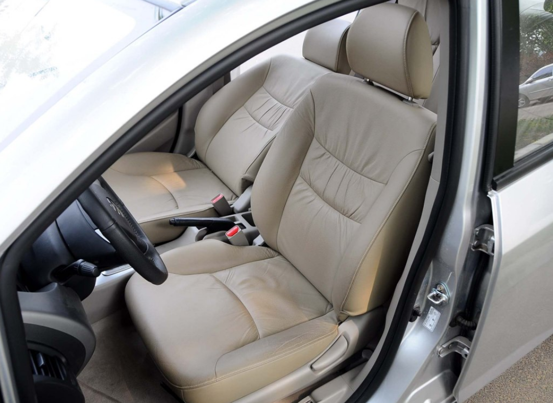 理念s1设计大方,设计简洁得体,其设计相当出色!