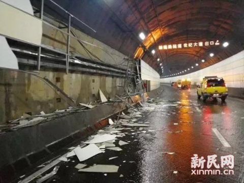今晨人民路隧道水漫金山 原是保时捷司机酒驾惹的祸