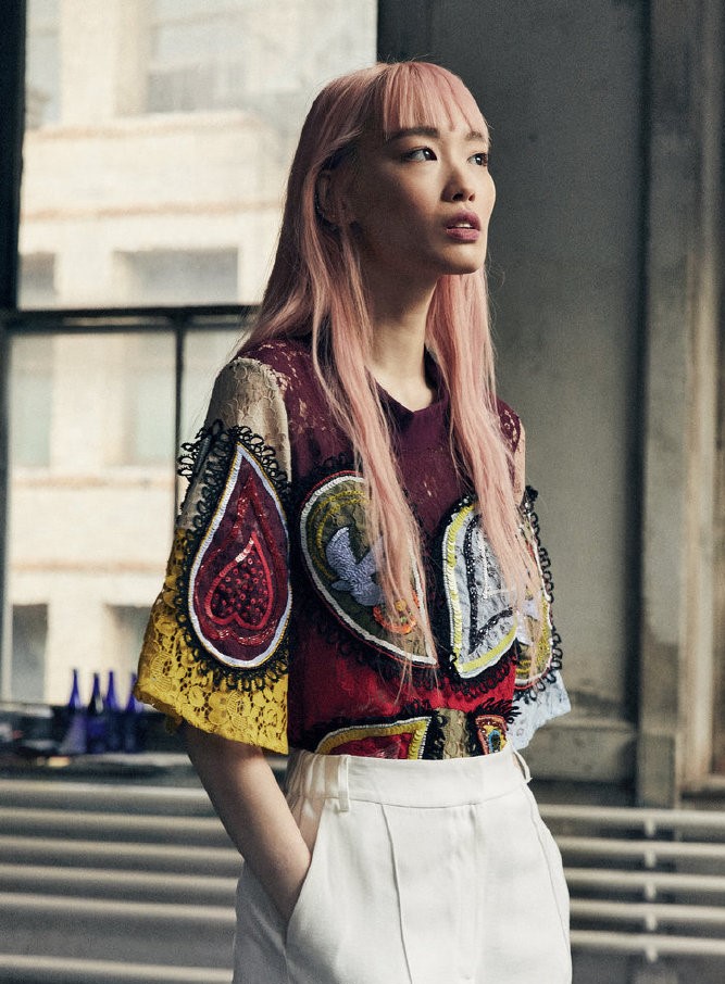 华裔名模 利献灵 出镜jones杂志2019年秋季刊封面大片