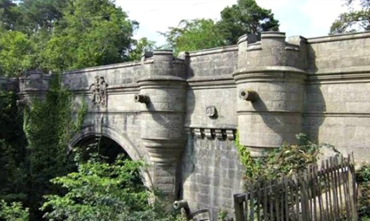英国神秘的"鬼桥":600多只狗在此自杀,专家终于抓住了凶手