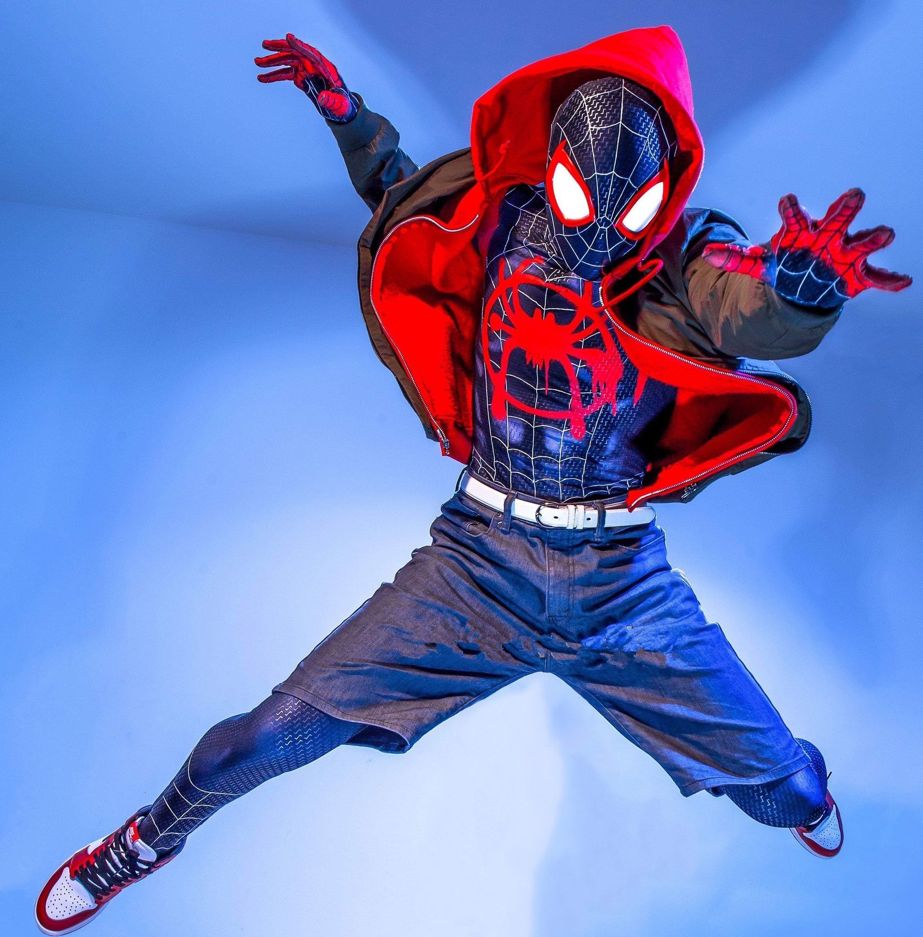 《蜘蛛侠:平行宇宙》变成真人版会怎样?格温简直是神还原!