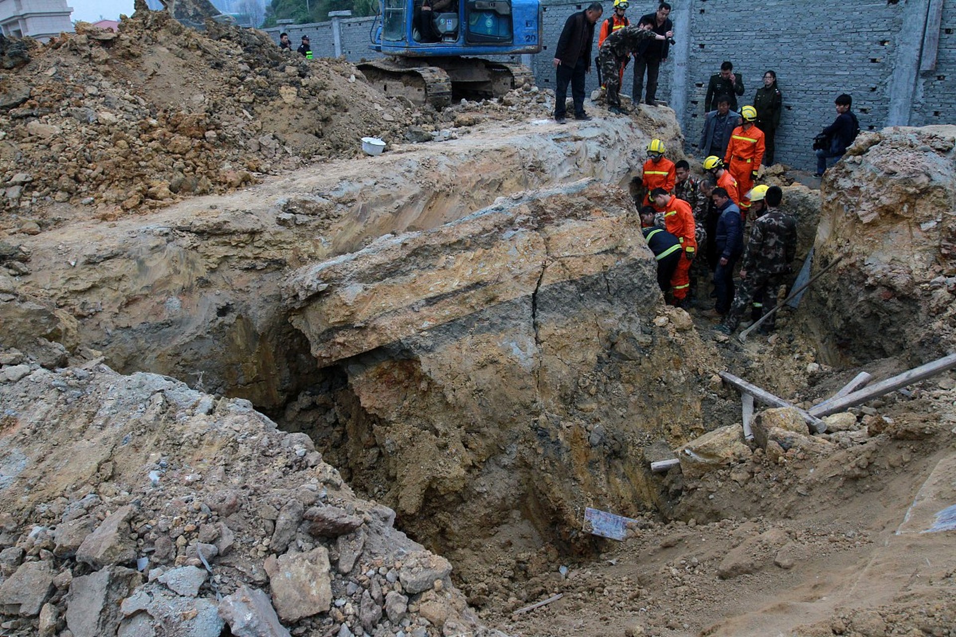 近日,山西省煤矿安全监察局通报了一起煤矿事故,该事故造成43人死亡