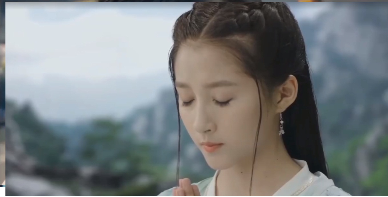 关晓彤饰落云宗韩立名义上的妾侍慕沛灵,传韩立玄冰决功法.
