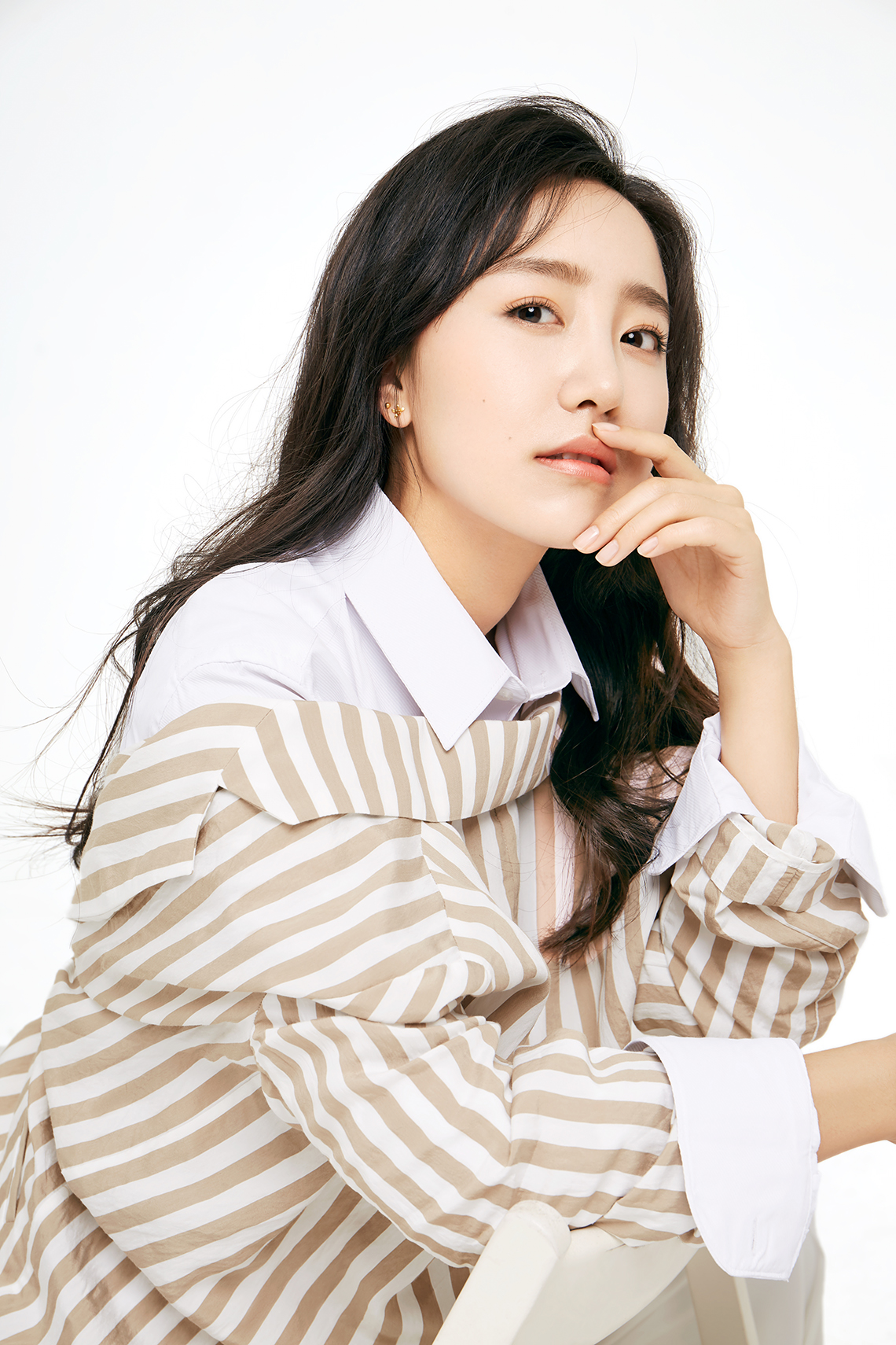 隋欣燃最新写真曝光 清新自然尽显知性气质美