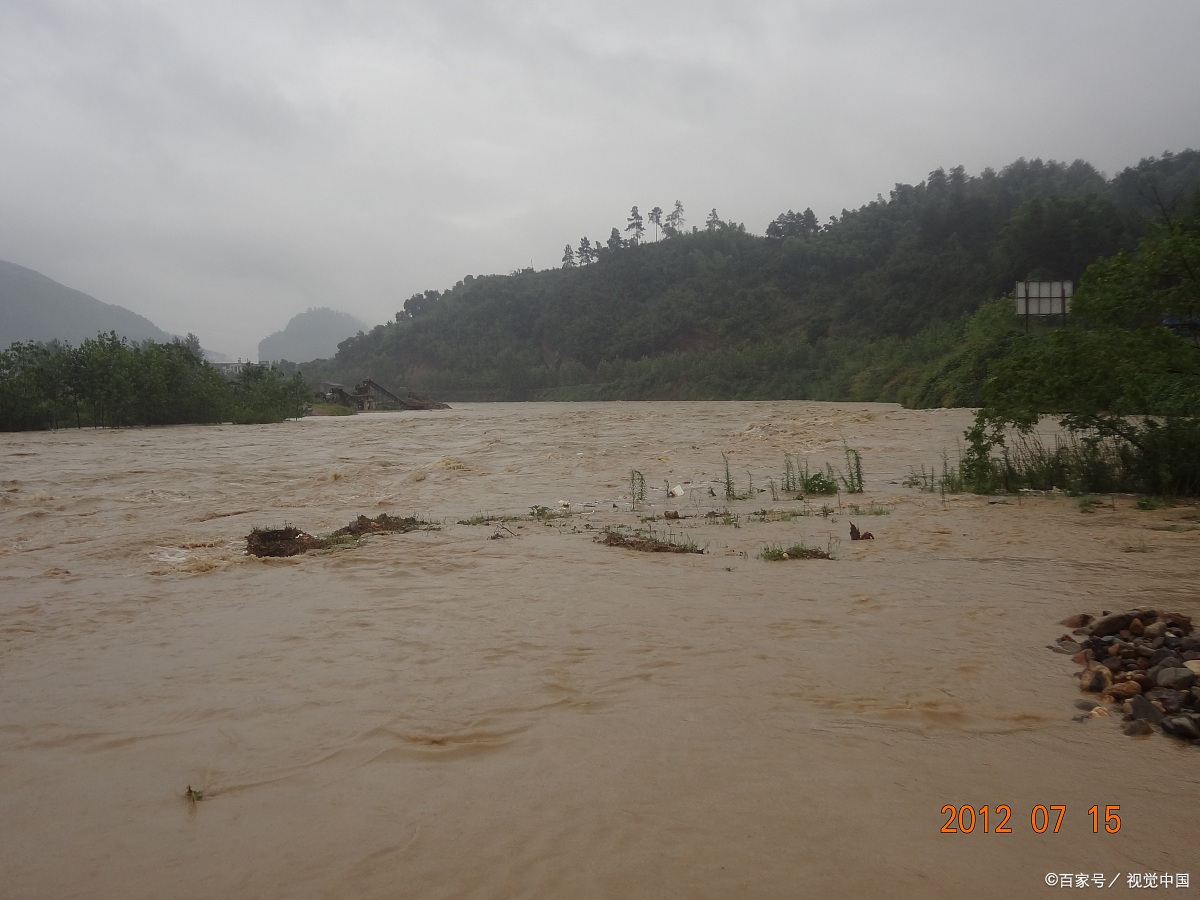 网红利用河南水灾作秀可耻