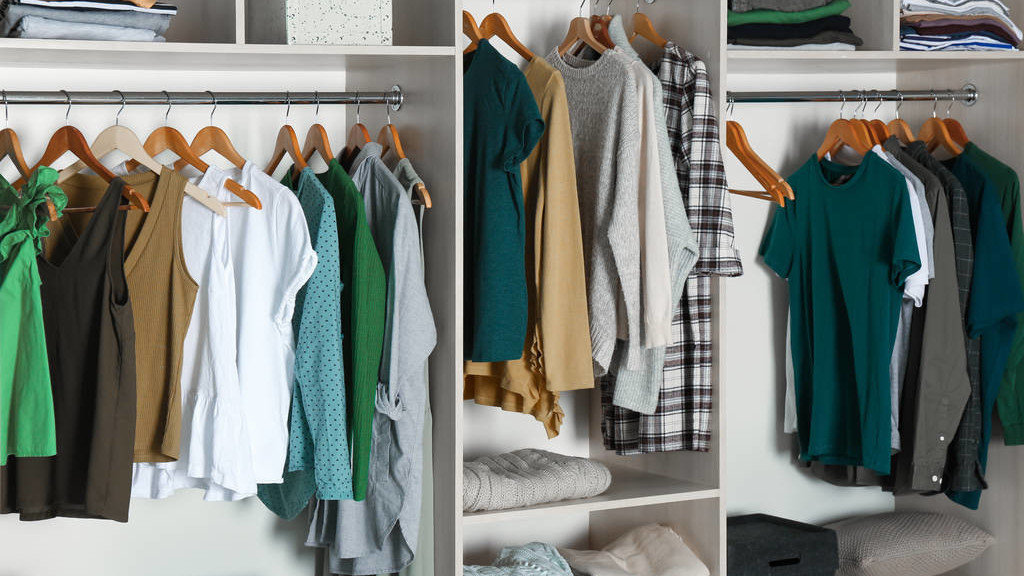 衣柜里面发霉都是霉味,教你3招,轻松祛湿让衣柜保持干爽