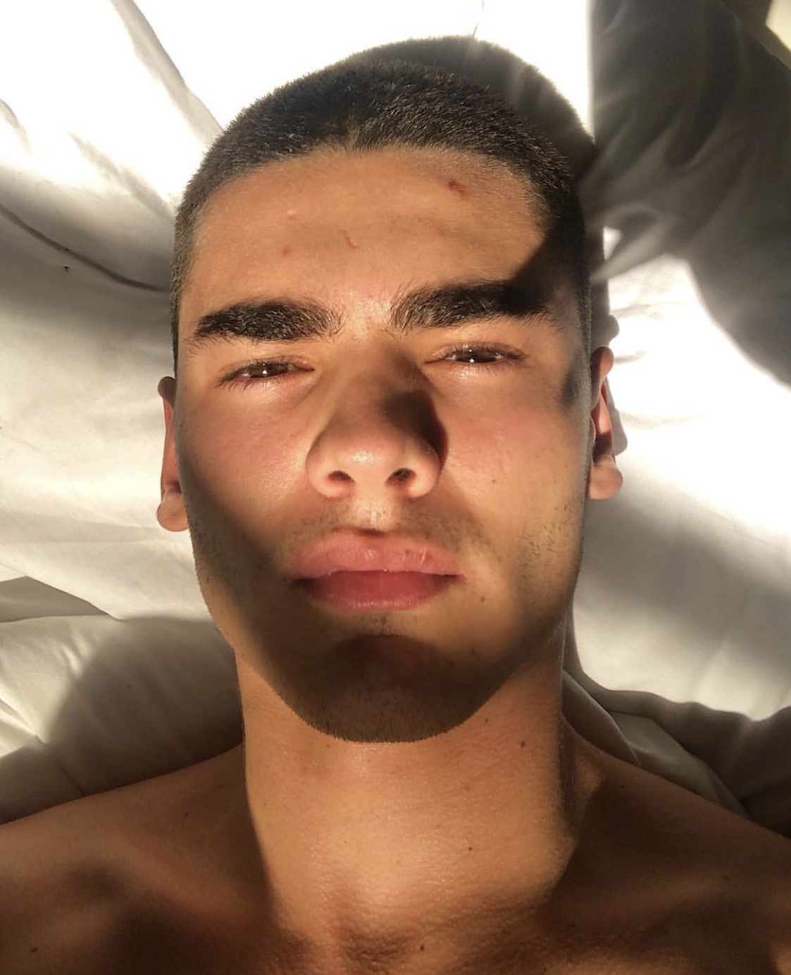 澳大利亚新晋男模|从邻家男孩到小狼狗的蜕变——caspar thomas