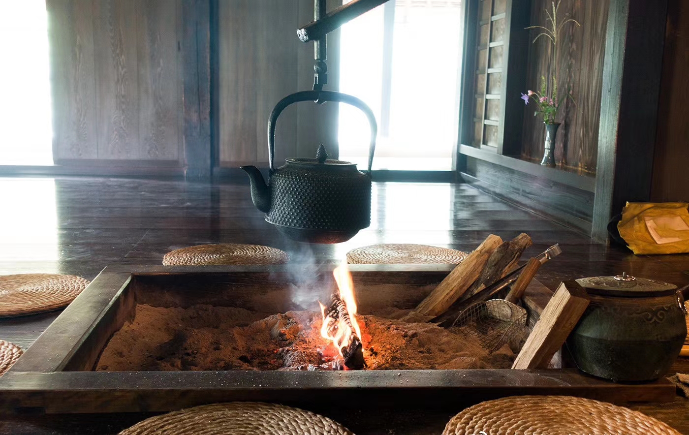 日本合掌屋地炉图片