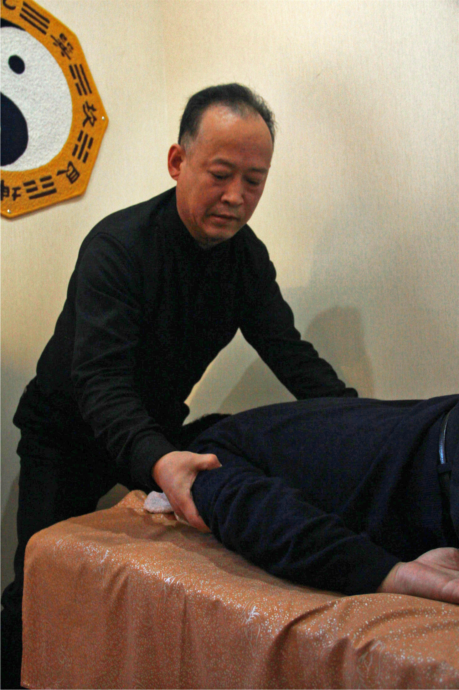 6岁号脉8岁习武 大师穴位化瘀正骨30年