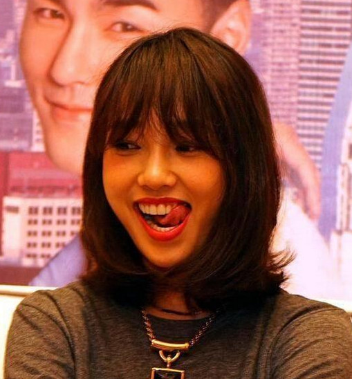 女星吐舌卖萌:杨幂性感,赵丽颖可爱,热巴萌化,白百何有些吓人