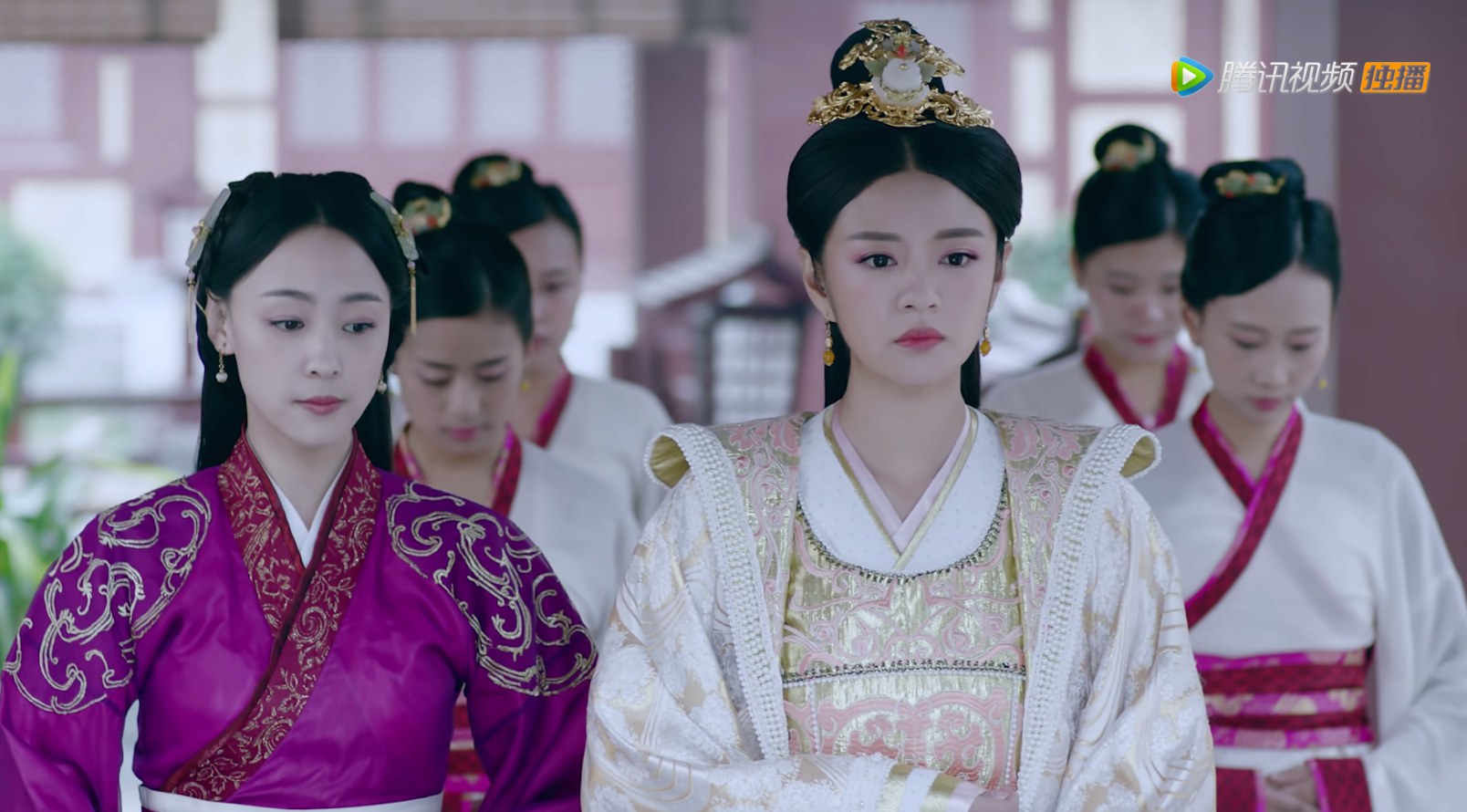 盘点古装剧华美的王妃造型:杨蓉发髻沉,安以轩服装贵,谁最吸睛