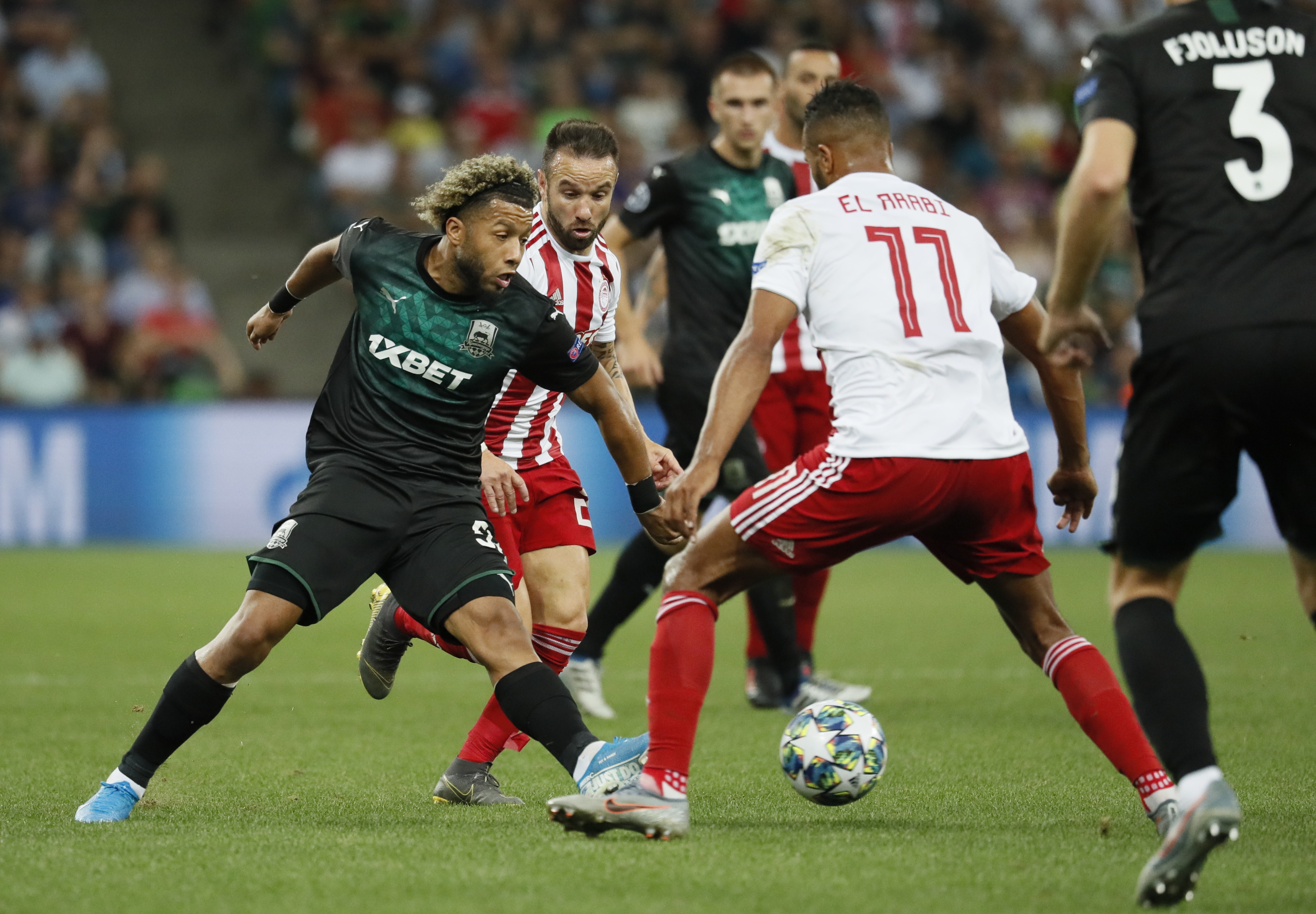 足球——欧冠资格赛:奥林匹亚科斯晋级正赛(1)