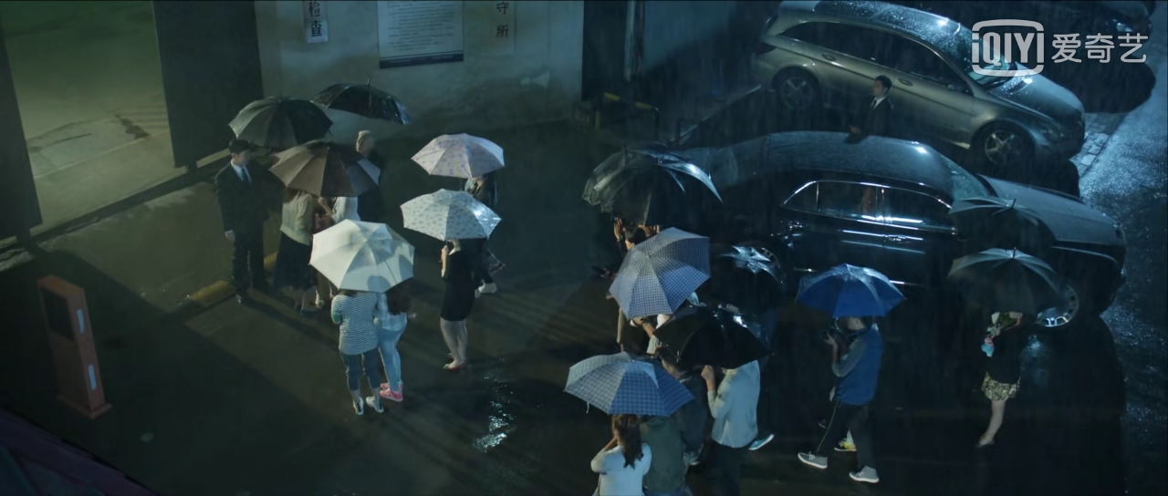 孙红雷用一个龙背墙的故事,揭开了《全民目击》的假象