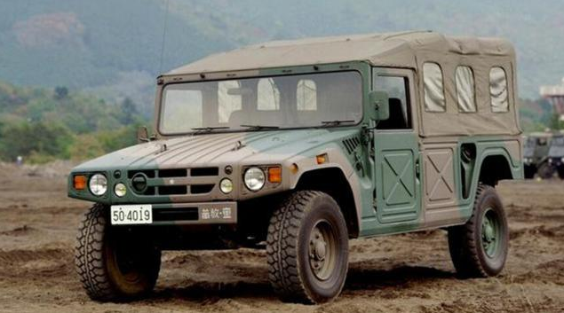 豐田山寨悍馬車,90年代日本軍車,轉彎半徑比卡羅拉還小