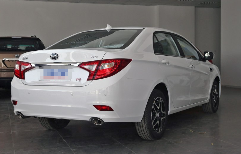 这款比亚迪g5,外观设计很大气,气场也非常足