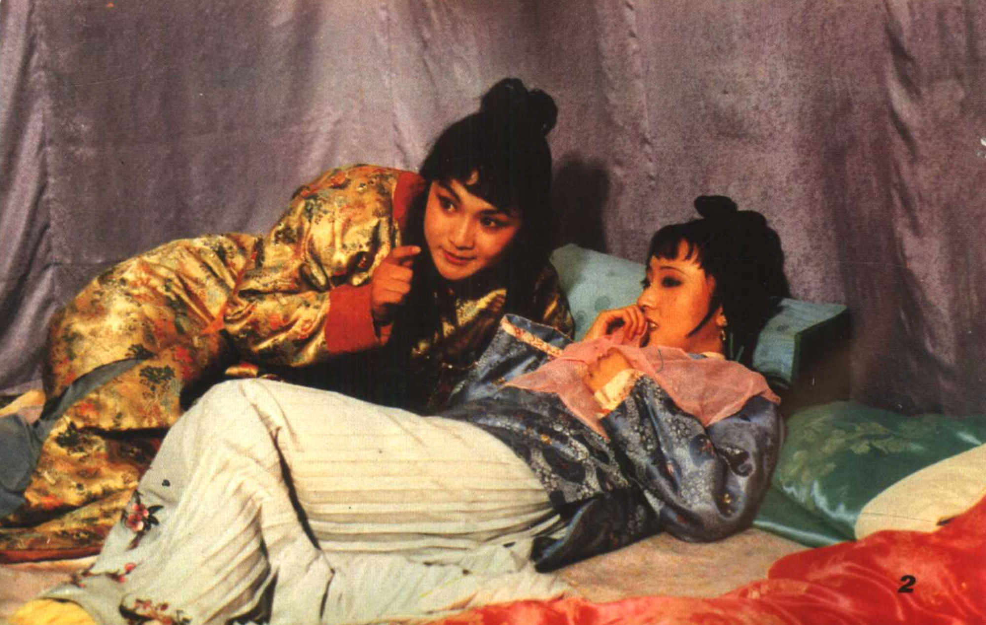 林黛玉和贾宝玉到底有没有"鬼鬼祟祟"之事?贾母当众骂出了答案