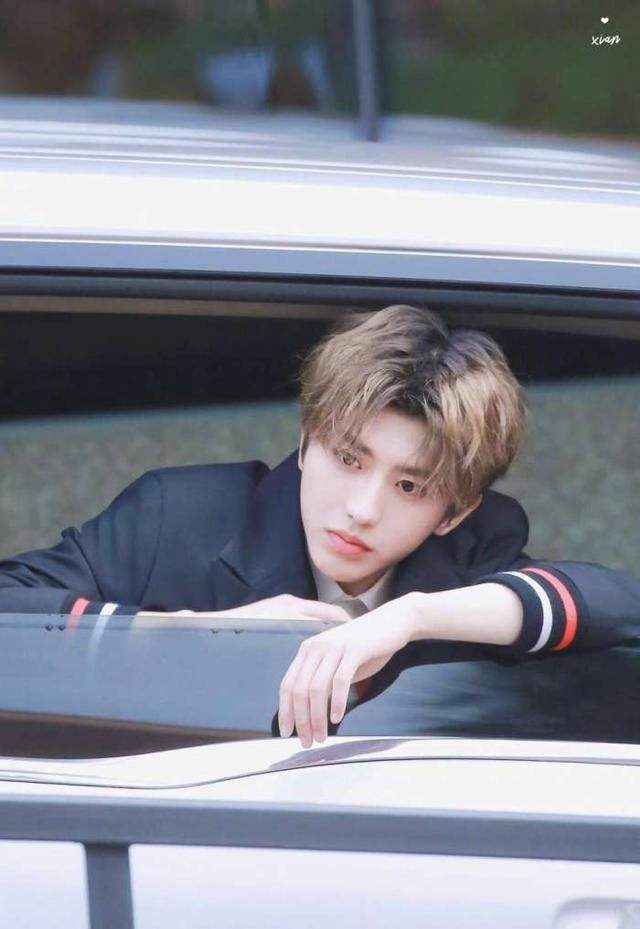 女版"蔡徐坤"走红,90%的相似度,网友:我爱上了!