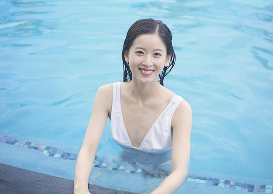 章泽天的泳照,杨幂的泳照,范冰冰的泳照,网友:最后一位太犯规!