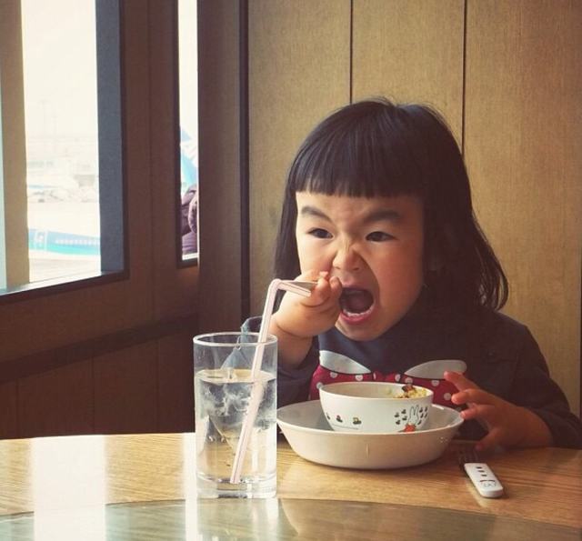 日本这个4岁女孩靠"丑萌"红遍全球,你就是我想要的傻丫头