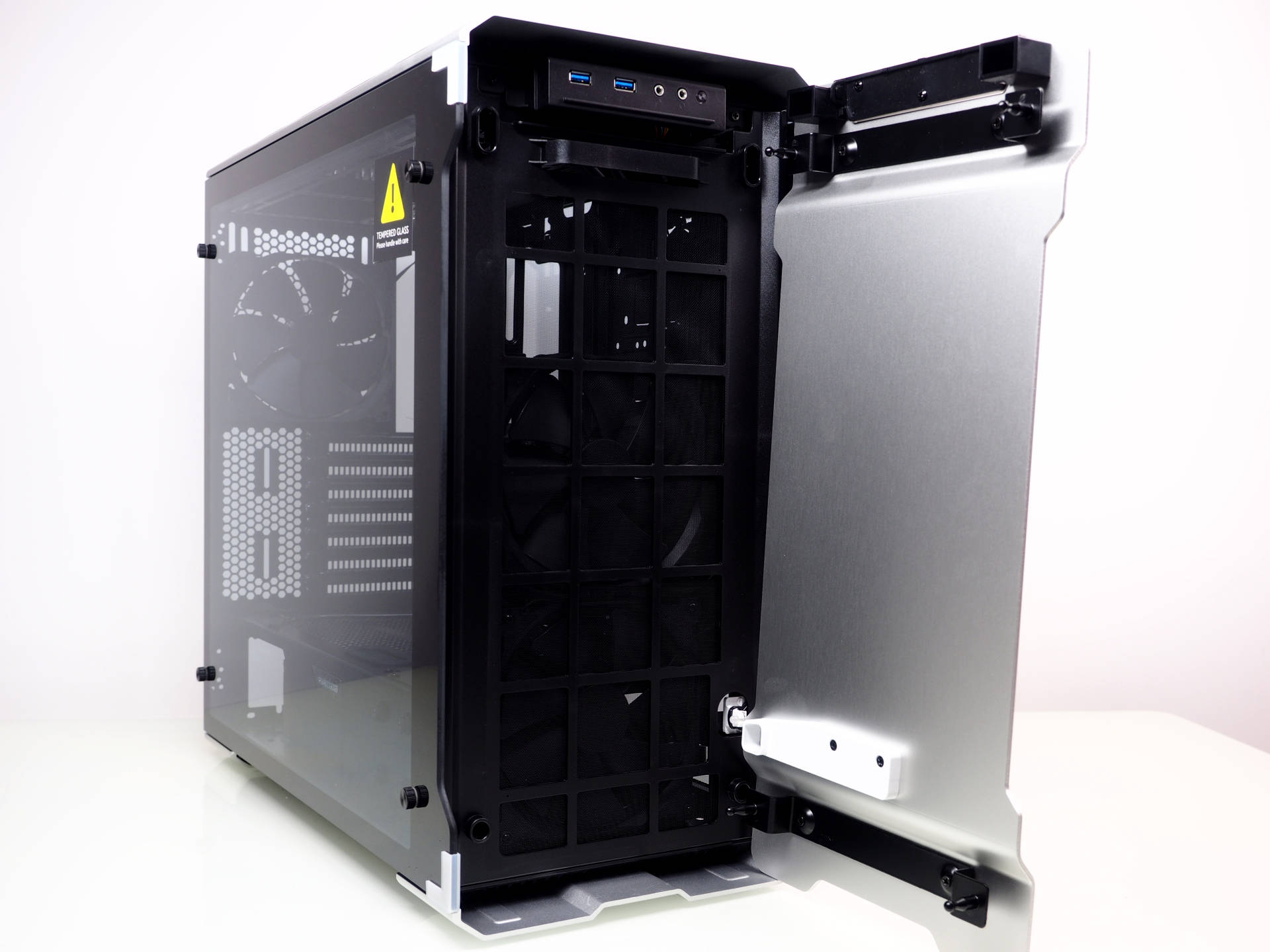 直男美学:phanteks 追风者 etg 515流光银 机箱