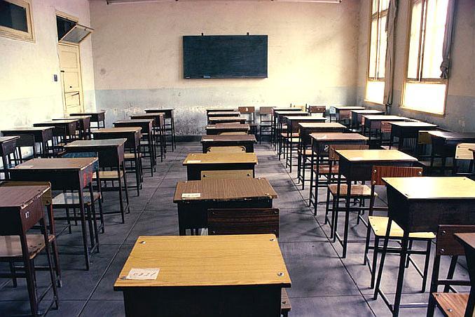 珍稀老照片,八十年代的中学生原来是这样的,青春的样子让人怀念.