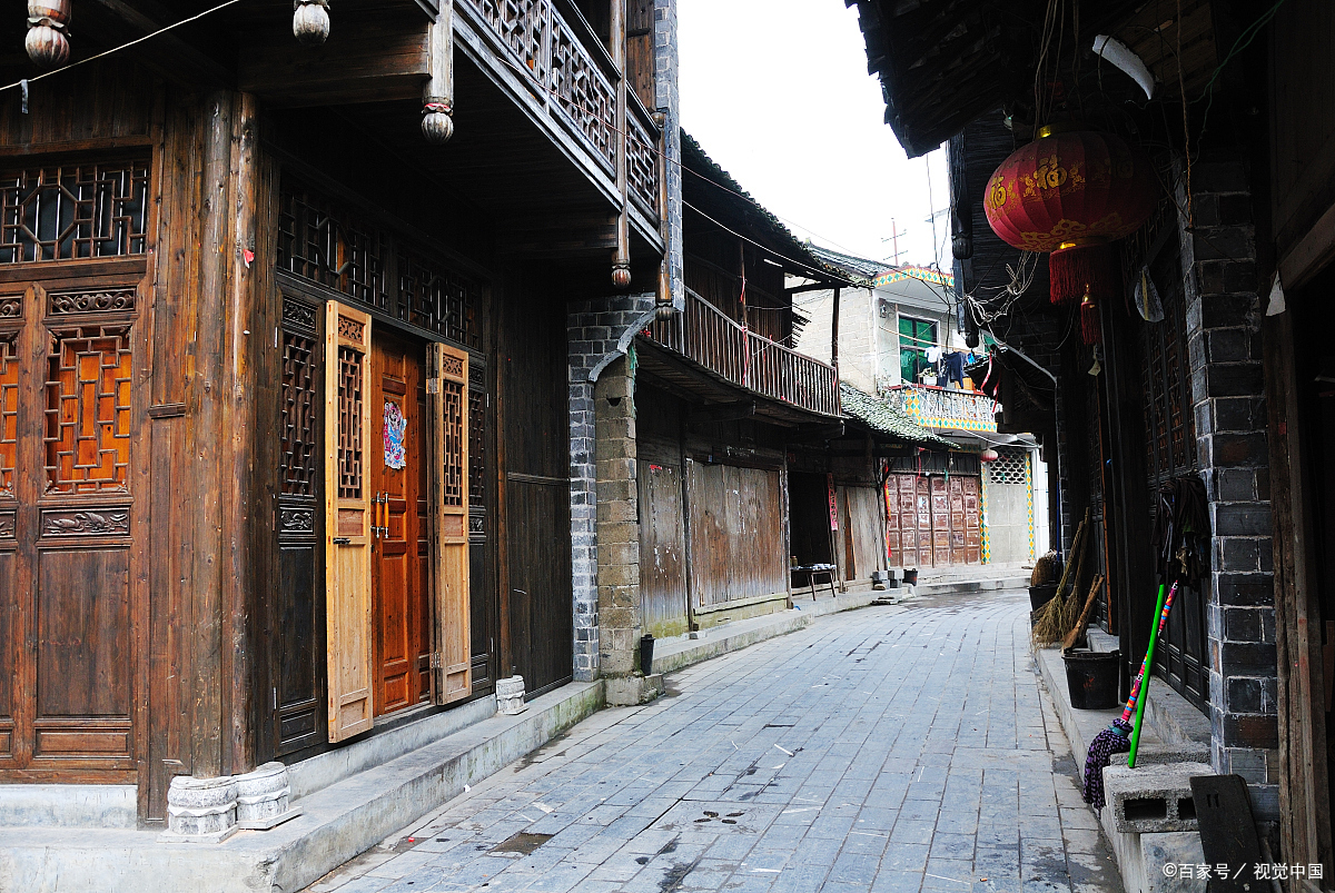 它就是国内最奇特的古镇;一脚踏三省:茶峒古镇