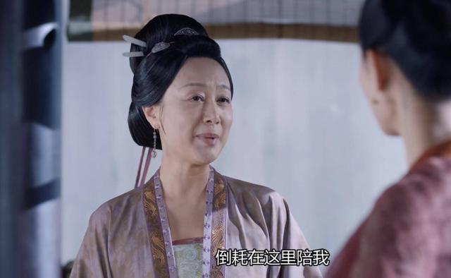 凭姚晨"妈妈"一角,她拿下金鸡奖最佳女配!56岁的吴玉芳太美了