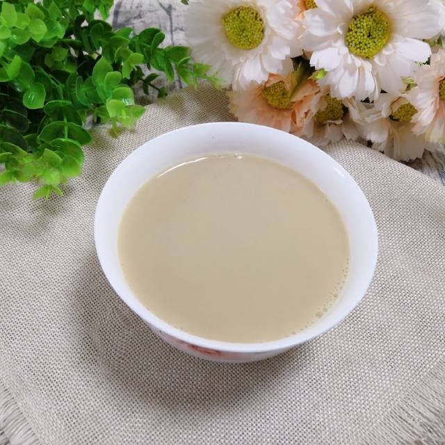 早上来一碗桂圆大枣豆浆,补气养血,面色红润