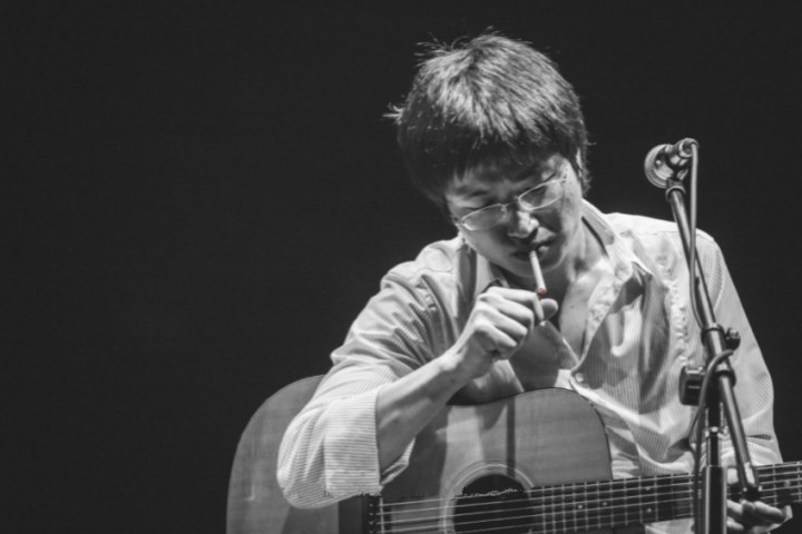 "嘶吼式告白"成饭圈常态,李志喊话粉丝"注意素质"