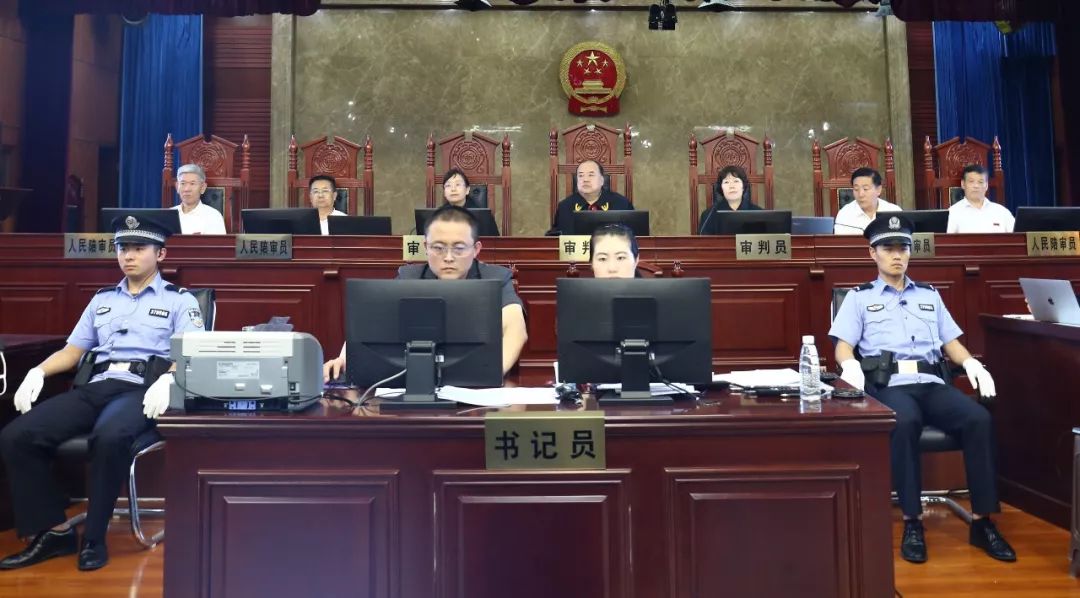 日照中院开庭审理张守玉等19人黑社会性质组织案