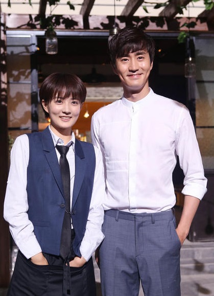 不过这样的假小子的发型在电视剧中看着还是很顺眼的.