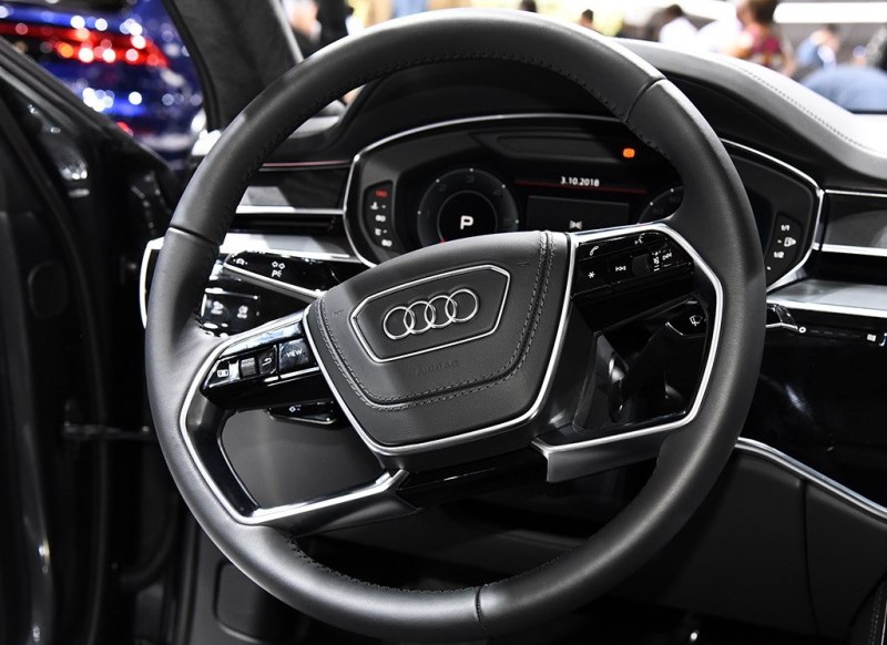 品鉴奥迪a8(进口)之美,设计风格炫酷,从内到外都很受欢迎