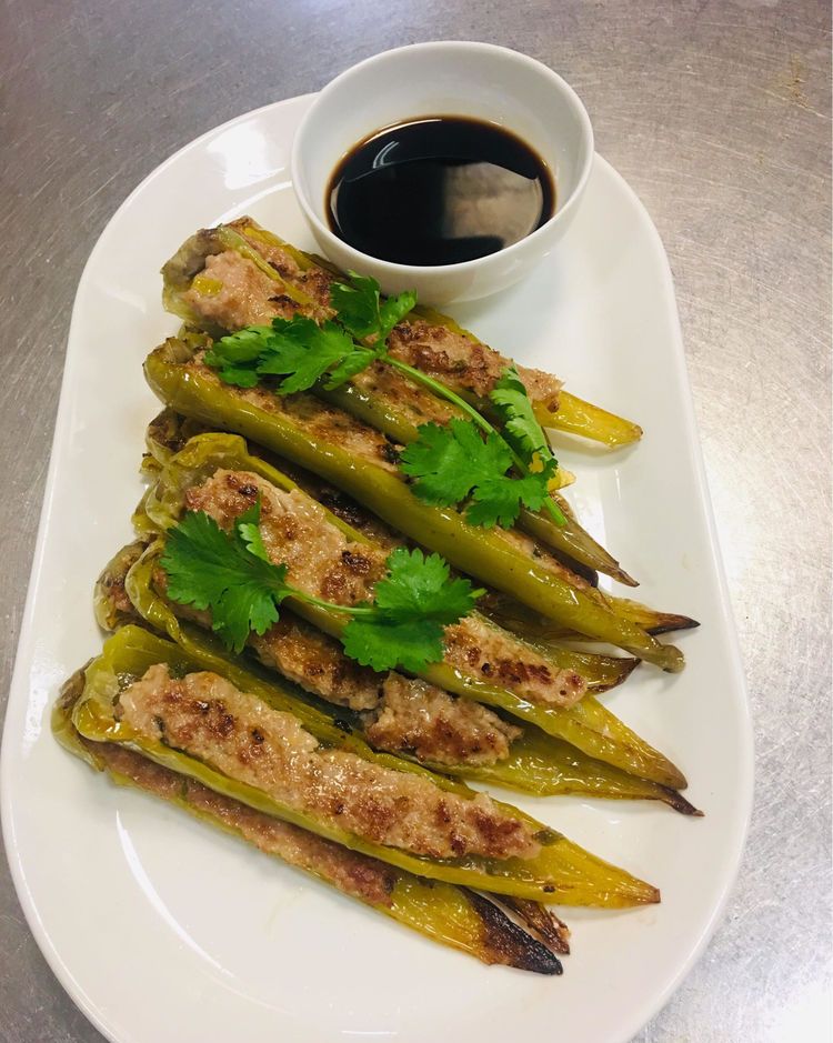 大厨教你做道美味的煎酿尖椒