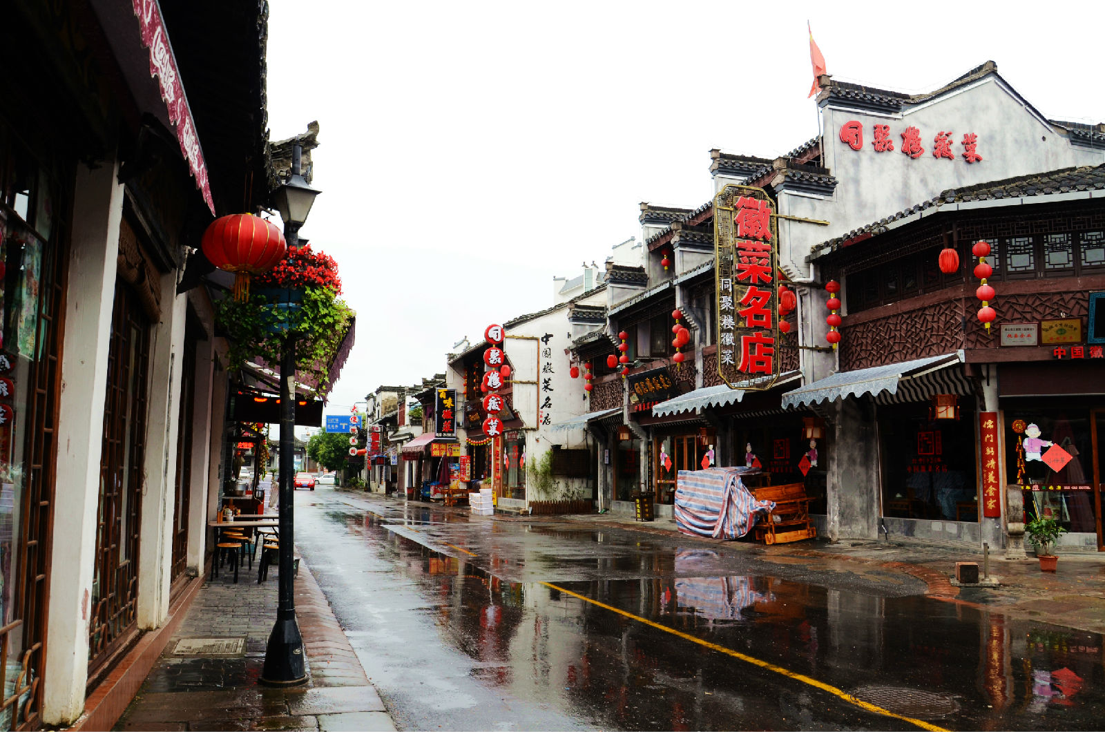 细数建筑独特的旅游休闲场所,龙岩福建土楼永定景区,黄山市屯溪老街