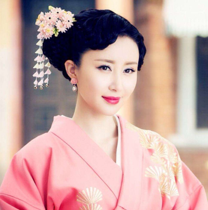 4,舒畅,在《活色生香》中饰演小雅惠子,是一个聪明伶俐并且心机深沉的