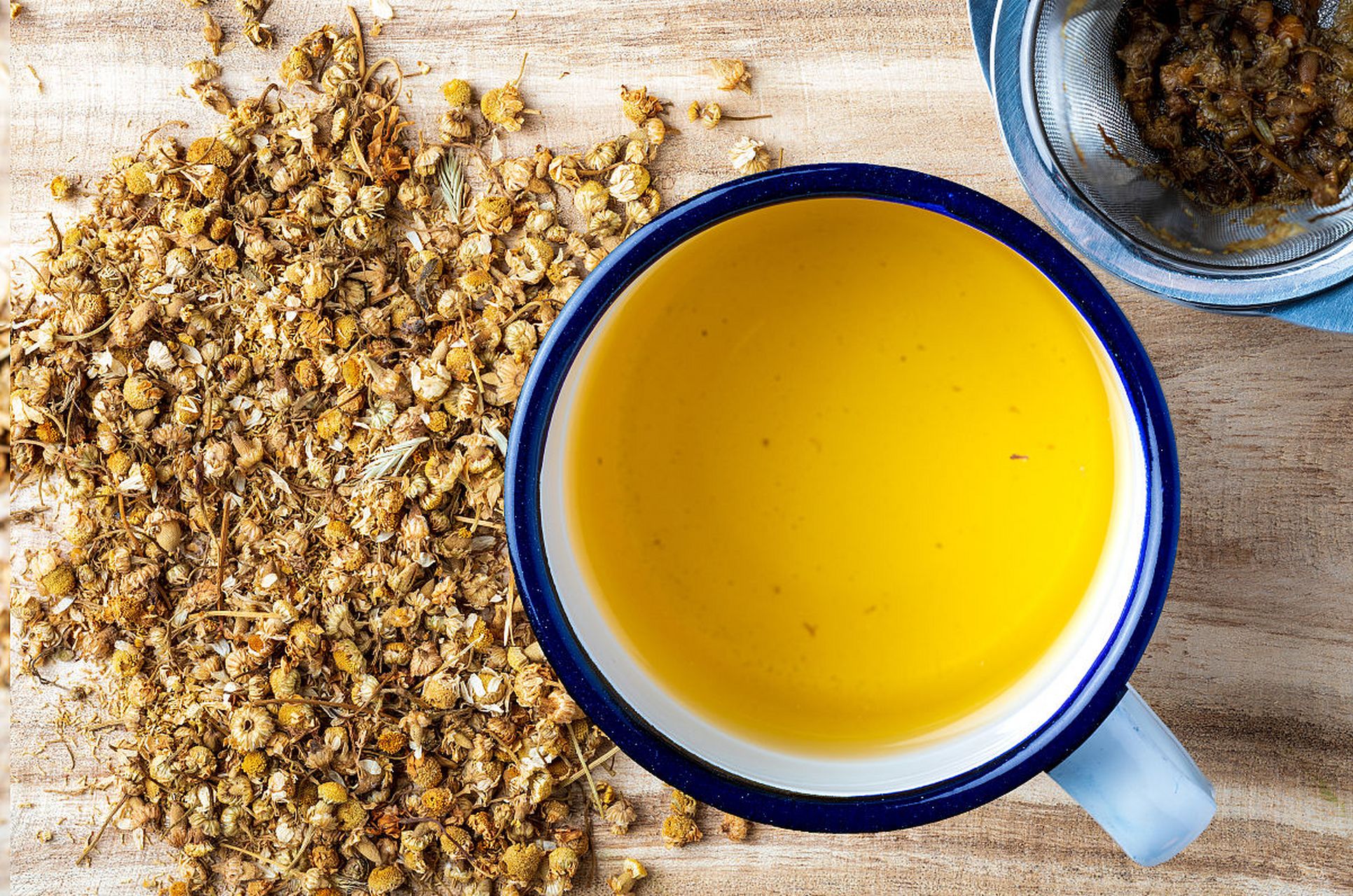 然而,大麦茶在减肥过程中可能会有一些间接的帮助,具体表现如下:  低