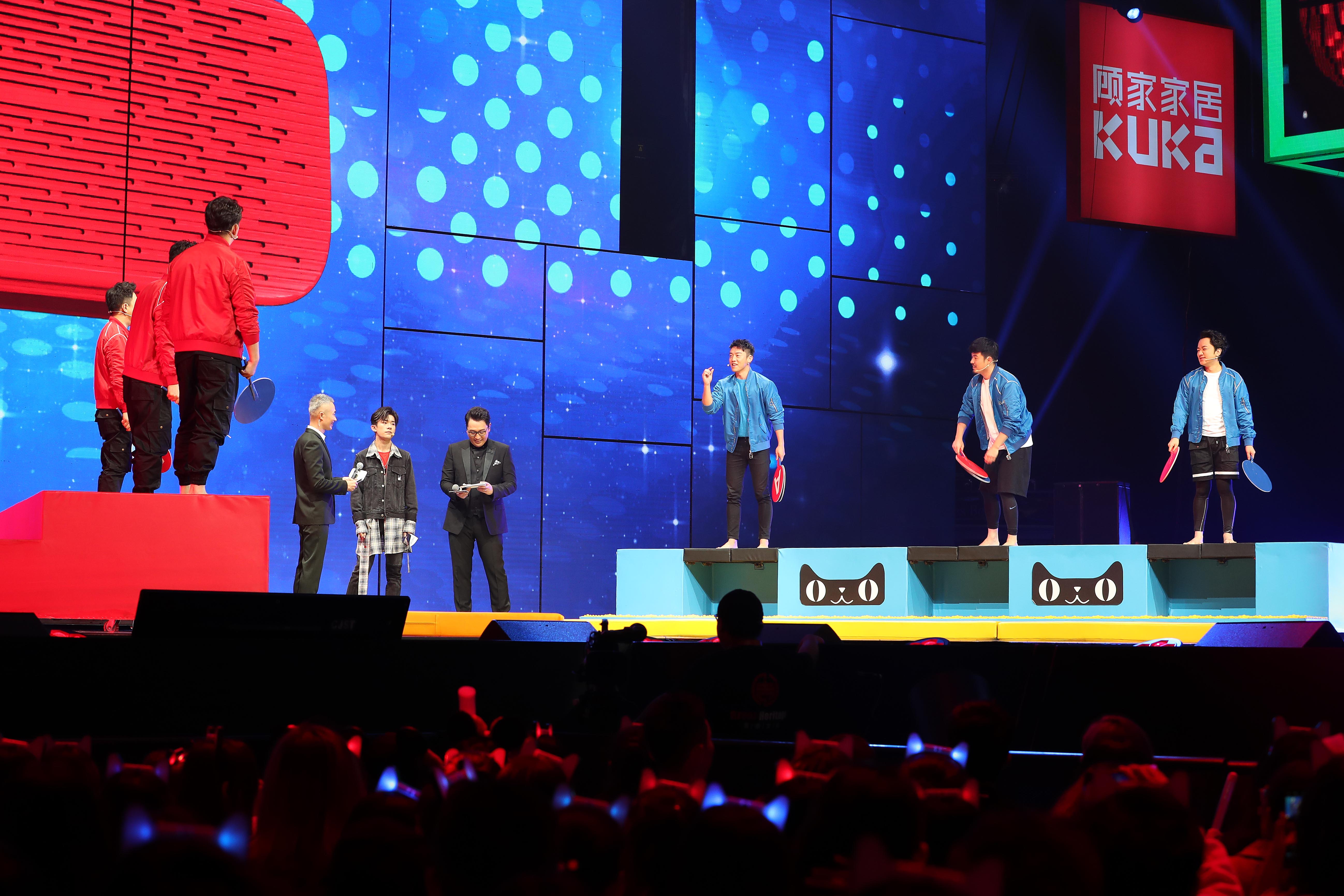 马云搞的这场晚会把半个娱乐圈的明星都请来了,易烊千玺人气最旺