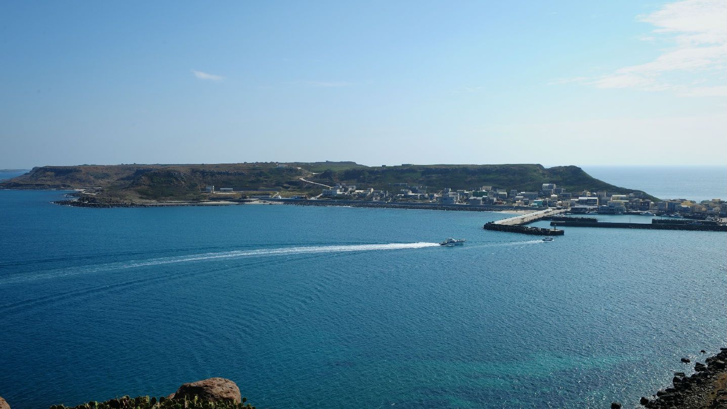 我国的台湾海峡水深仅60米,直接填平建路可以吗?专家给出答案