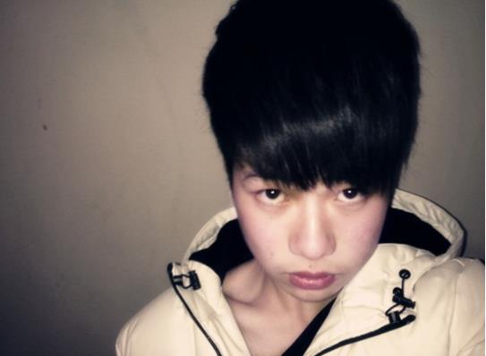 那么我们今天所要说的作者就是zhttty,原名叫张恒.