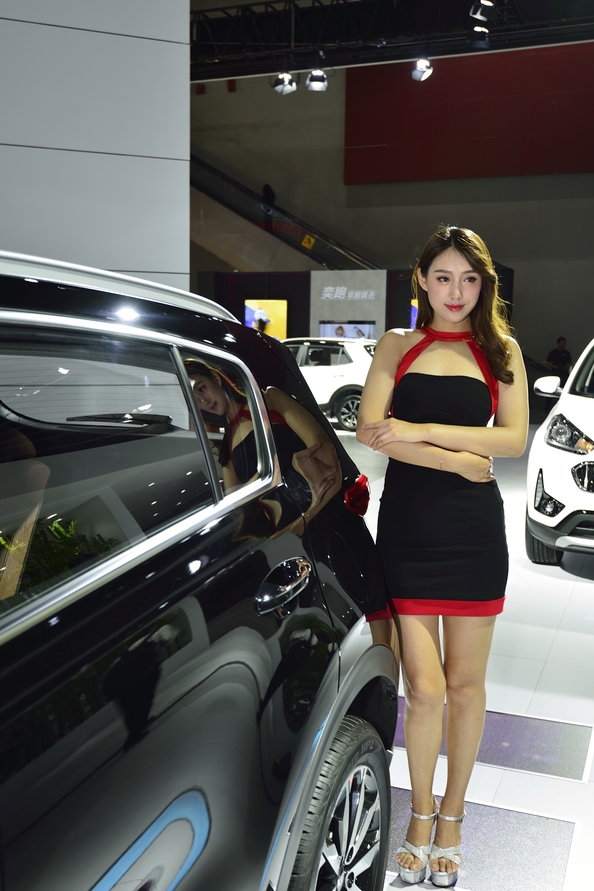 看见车模就迷路,就问你下次还去不去?