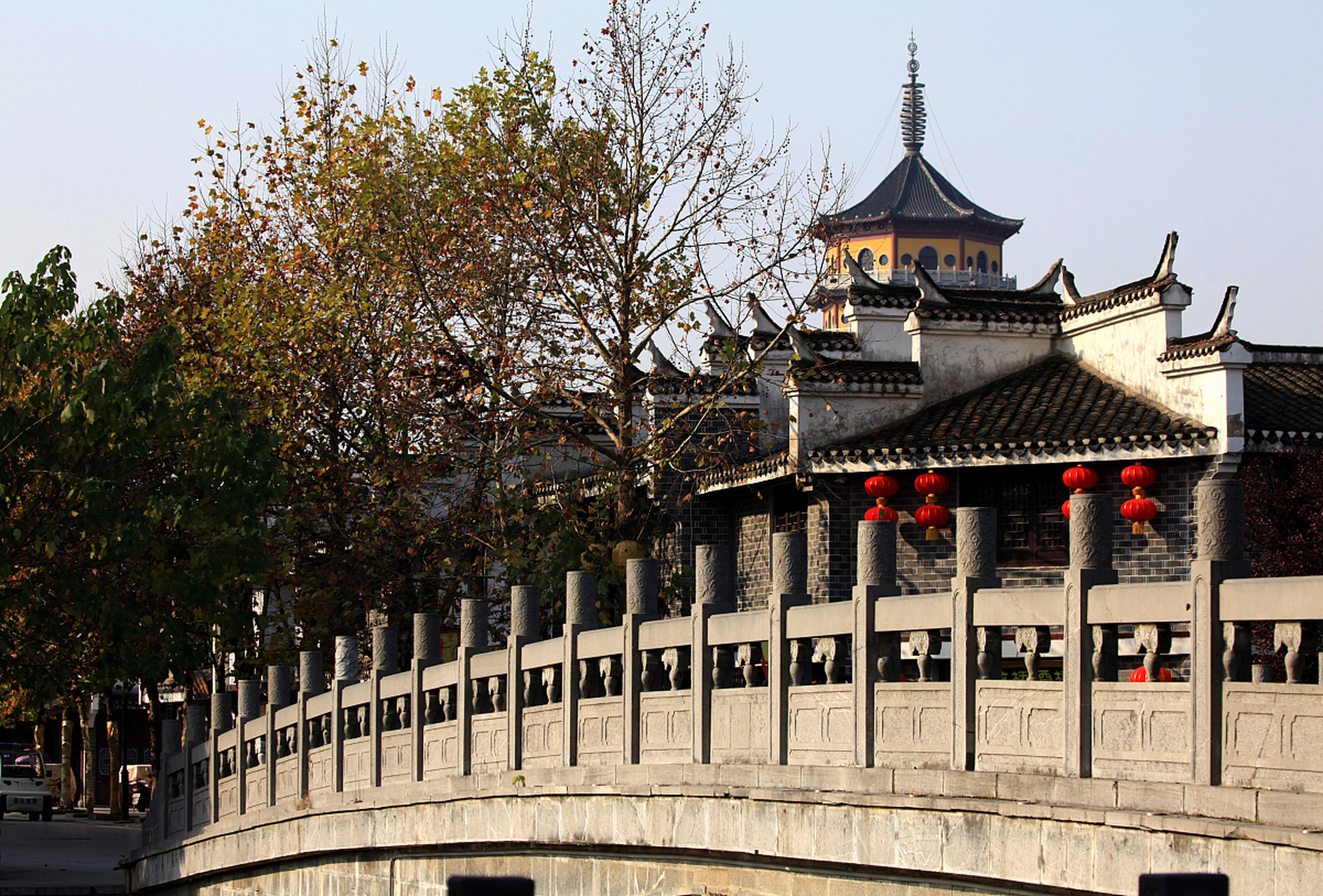 靖江旅游景点包括马洲公园,牧城生态园,孤山风景区,马洲岛等,这里有着